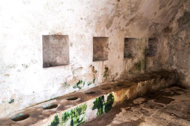 古人生活问题多 上厕所容易没命！(示意图/ 取自达志影像)