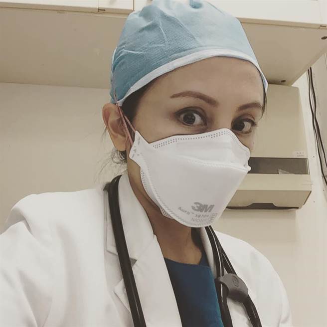 图为美女急诊医田知学说，前线医护面对状况，只能逆来顺受，没有恐惧的权利！(图撷自布农Doc 田知学)