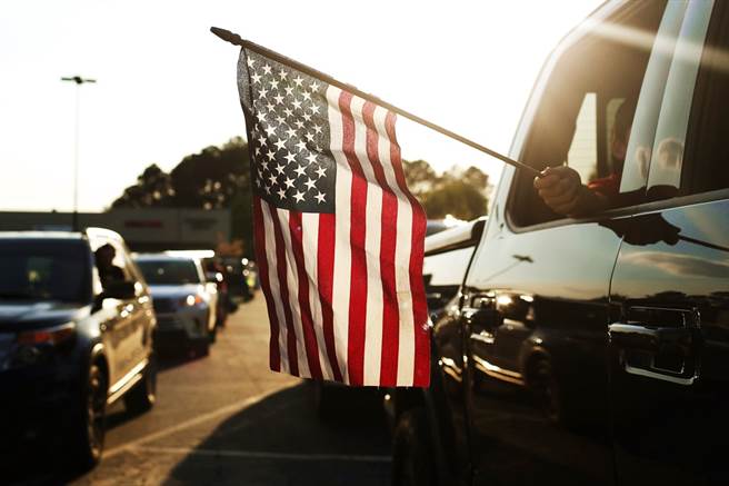 美国新冠肺炎疫情将进入关键2周，美国公共卫生局长亚当斯警告，全美将面临「珍珠港或911时刻」。（图／美联社）