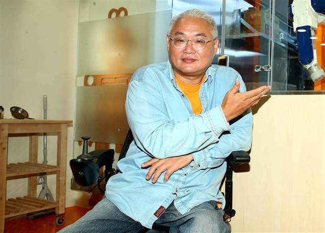 广告闻人范可钦日前遭王姓女子指控「借款欠票」涉背信罪，范还因此遭通缉、拘提，范事后强调，根本不认识王女，台北地检署认为罪嫌不足，今不起诉范可钦。(本报系资料照)