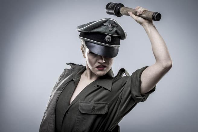 纳粹第一女魔头 日用品全人皮制作(示意图/ 取自达志影像)