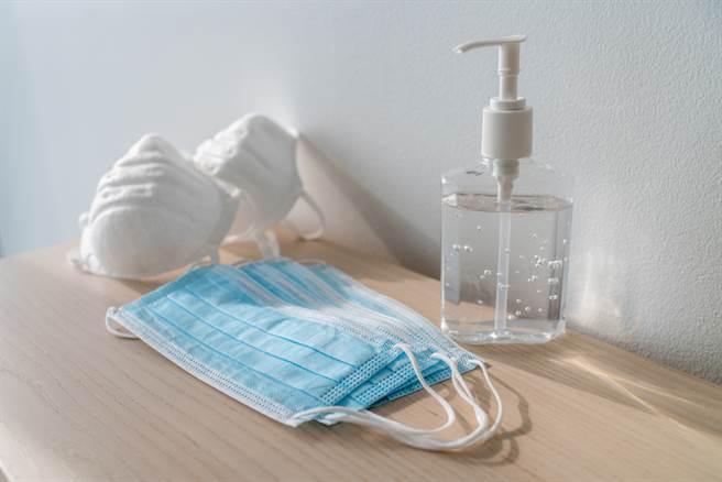 女实测气炸锅消毒口罩 结果太吓人(示意图/ 取自达志影像)