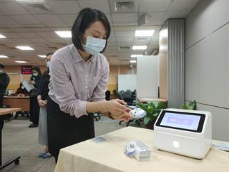 台灣丹麥合製血清檢測碟片 力拚5月取得認證上市