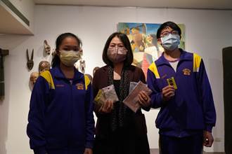 防疫教育合作 企業贈6.5萬片布料給北市國中製作口罩套