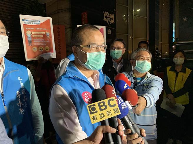 高市副市长叶匡时表示，若业者屡劝不听，可连续开罚。（柯宗纬摄）