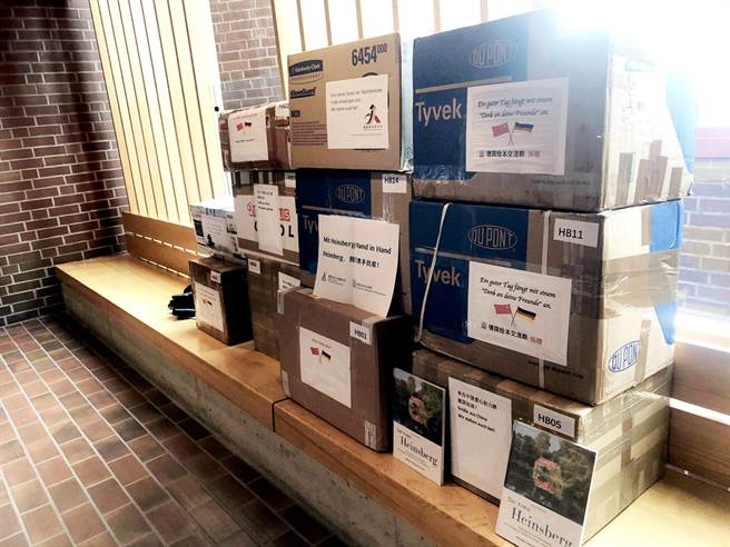 德媒报导，大陆藉由新冠肺炎疫情推行宣传活动，找上德国帮忙美言，不过遭到柏林当局拒绝。图为在德陆侨胞捐赠的一批医用口罩。（资料照／中新社）