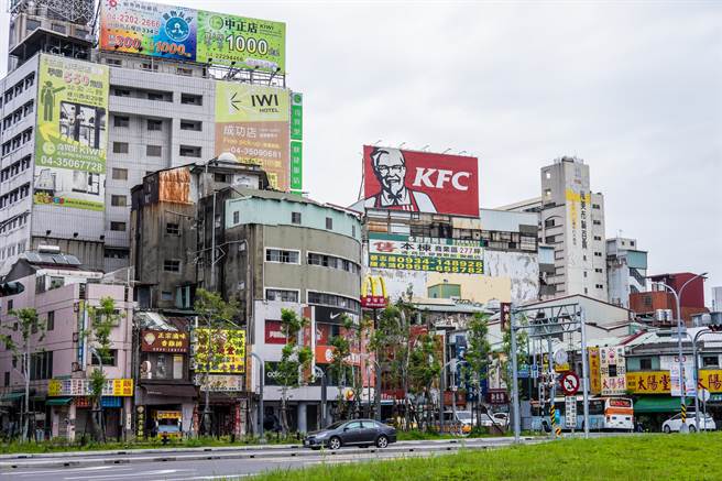台中车站50年前长这样！网对比现况嘆好惨(示意图/此为现况照/达志影像)