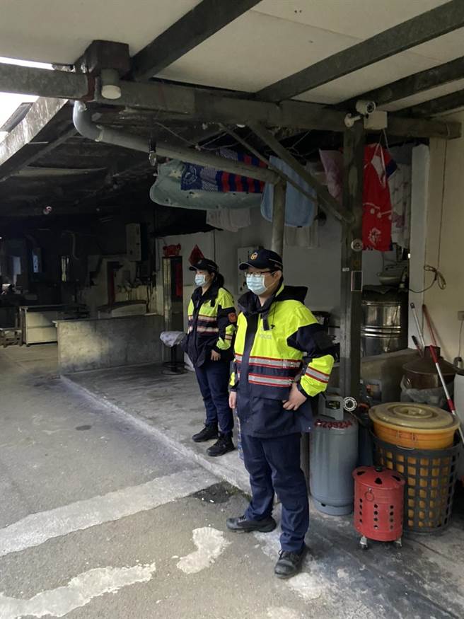 防疫期间，基隆警方曾查获卖淫女子未戴口罩与男客「啪啪啪！」优成防疫破口。（许家寧翻摄）