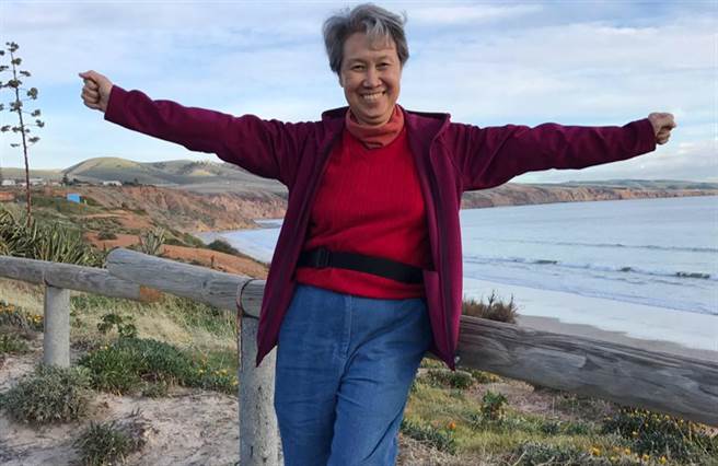 何晶「嘻嘻」后又诡异发文，医：恐需专业协助。图为新加坡总理夫人何晶。（图／摘自HO Ching脸书)