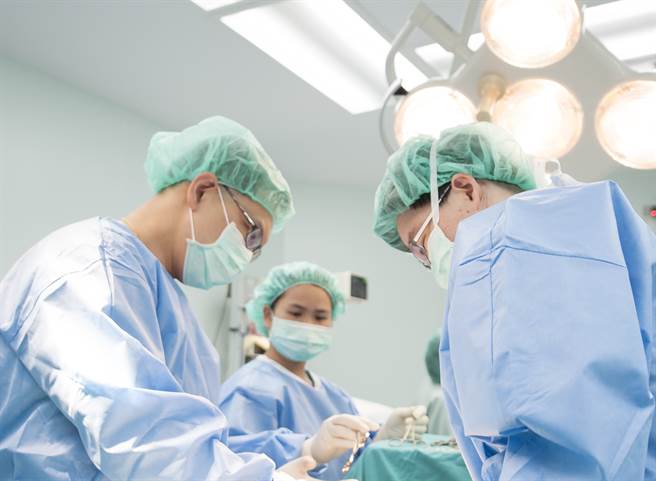 泰国医院开刀房的示意图。（达志影像/Shutterstock）