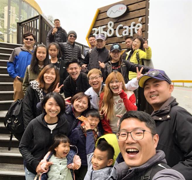 叶铃铃店东「共好」的带队风格，伙伴们向心力一百分，许多资深人员已跟随她超过10年