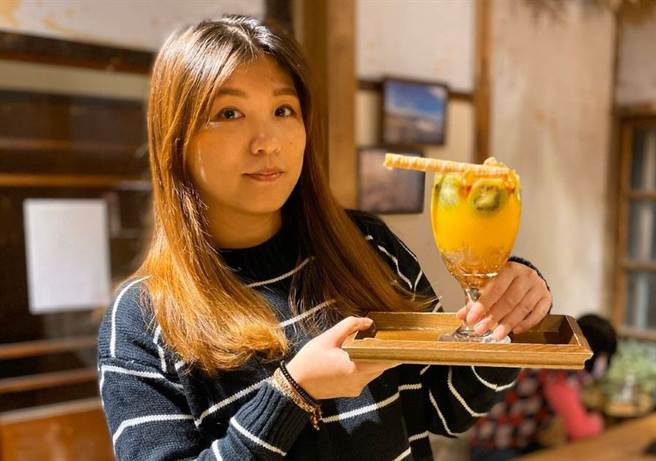 晒乾的石花菜摇身一变，制作成各种可口的点心，最是对味。（图取自新北市渔业处官网）