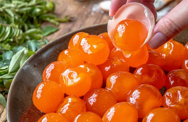 岳母送软壳蛋凹陷如乒乓 内行一看不单纯（示意图／达志影像）