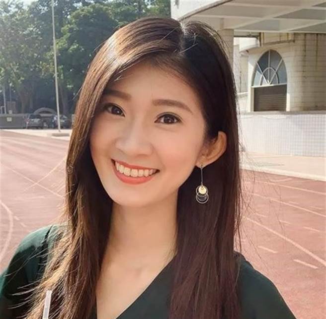 挺韓正妹、高雄市府青年顧問 李明璇。(圖/翻攝自 李明璇臉書)
