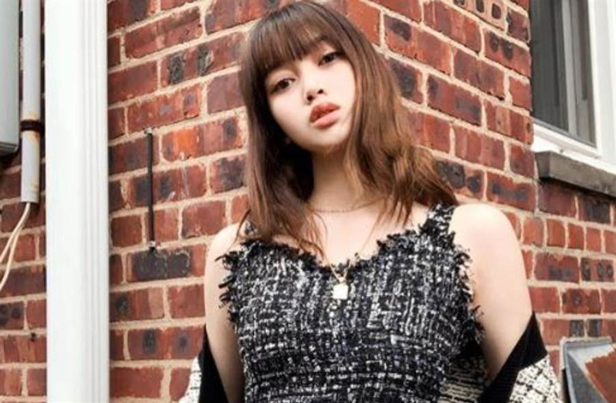 18歲網紅激似人間芭比lisa 白皙雙球配纖腰爆紅 星光 時尚