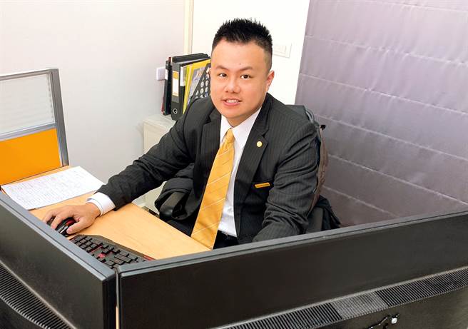 以「乐在生活、开心工作、照顾家人」作为号召，陈文胜期许为伙伴和自己打造可以永续经营的事业版图。