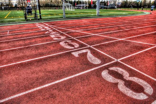 为何运动员都逆时针跑步？原因不简单（图／达志影像）