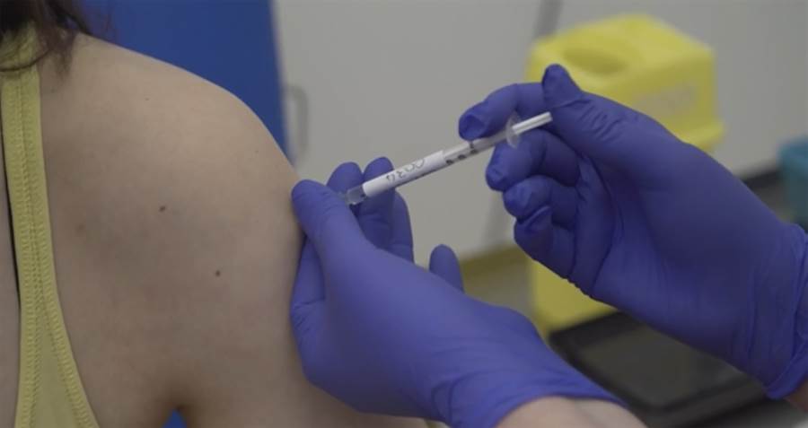 目前全球約有70餘種疫苗正在研發，其中大陸研發的疫苗已有2款進入2期臨床試驗，預計9月可進行緊急試用，明年初可全面推廣至健康人群。（圖／美聯社）