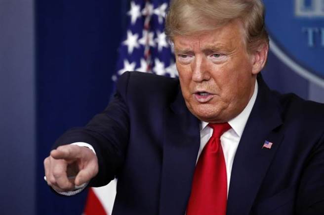 纽约时报报导指出，根据现职与前任美国官员透露，川普政府资深官员正在对美国情报单位施压，要求找出「新冠病毒源自武汉实验室」相关有利证据。（美联社）