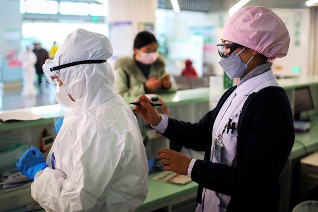 美国国土安全部出具的最新情资报告显示，大陆1月初就刻意隐匿新冠肺炎疫情的严重程度，同一时间却大幅度增加从国外进口口罩、手套等医疗物资。（资料照／中新社）