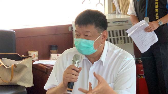 召委陳雪生痛批「都是政治惹的禍」，才讓愛情摩天輪天輪卡關。（柯宗緯攝）