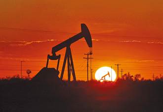 原油減產前夕 油國大開閘供貨飆升