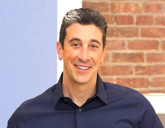 美国新泽西州贝尔维尔市长梅勒姆声称去年11月曾感染新冠病毒，比美国官方宣布的1月20日首例确诊早2个多月。（图／Michael Melham脸书）