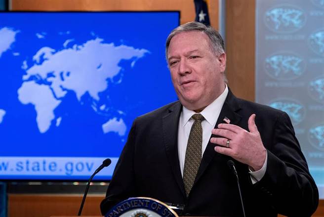 美国国务卿蓬佩奥（Michael Pompeo）日前才表示，大量证据显示，新冠病毒来自大陆武汉的病毒实验室。他今天却改口，表示无法确定。（图／路透）