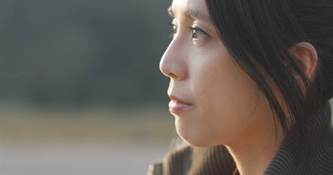 骨质流失会导致顏面骨萎缩、皮肤松弛、皱纹增加。(示意图/达志影像)