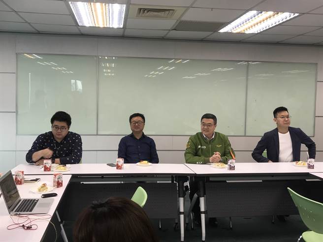 520黨主席交接，插旗馬祖，蔡主席填滿版圖。(曾薏蘋攝)