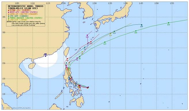 气象专家贾新兴表示，中颱黄蜂周日至23日是高风险期，特别是中南部。（图／翻摄自贾新兴脸书）