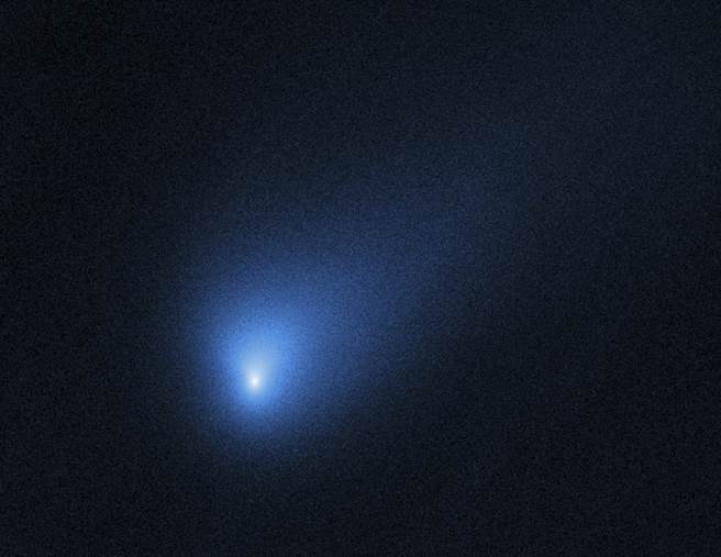 4月才被發現的彗星「SWAN」要來了，目前它正進行約1萬年一次造訪內太陽系的旅程，預計5月底至6月初，人類用肉眼就看的見。圖為彗星資料照。（資料照／NASA、美聯社）