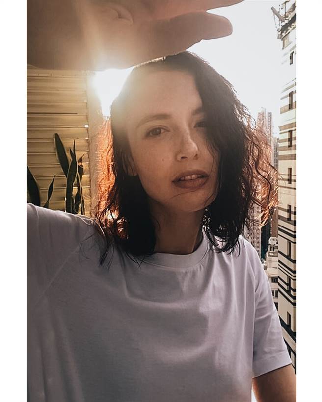 香港摄影师 Elaine Li 疫情期间透过 FaceTime 摄影的作品(1)。(苹果提供／IG @lielaine)