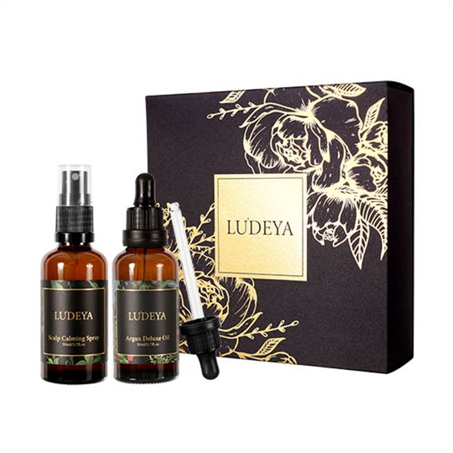 LUDEYA极致养护髮品礼盒，含欧薄荷头皮沁凉喷雾、摩洛哥黄金润髮油NT2,460元。「欧薄荷头皮沁凉喷雾」可去除头皮异味，使秀髮清爽蓬松，建议每天早上使用。「摩洛哥黄金润髮油」针对染烫、受损头髮研发，深入修护直达髮芯，深度滋润毛躁髮尾。（图／品牌提供）
