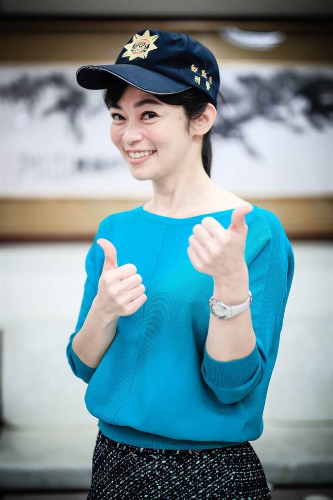 女主播郑凯云拍影片防民眾被诈骗(图/基隆市警察局提供)