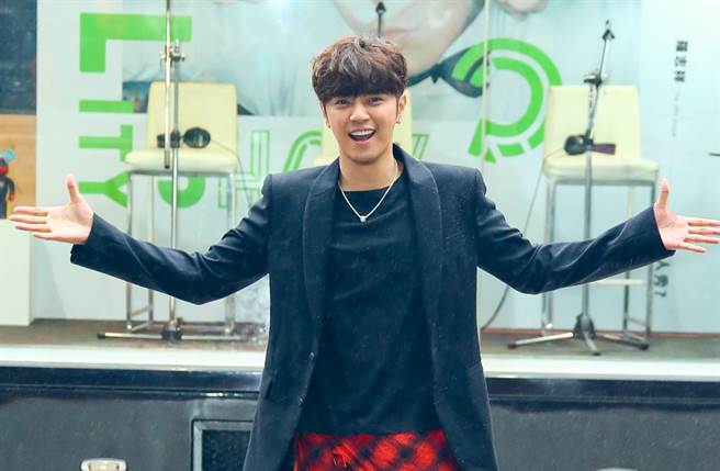 罗志祥520发7千字长文回顾9年情 道歉周扬青：对不起 我错了