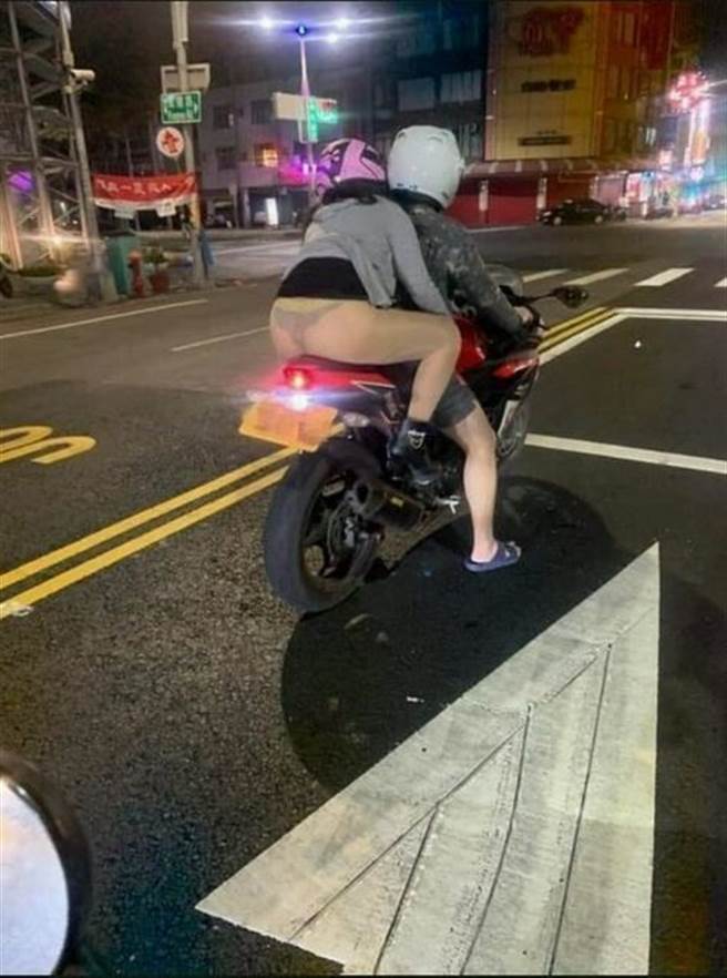 前方车尾灯太亮掀起热议(图片取自/爆料公社)