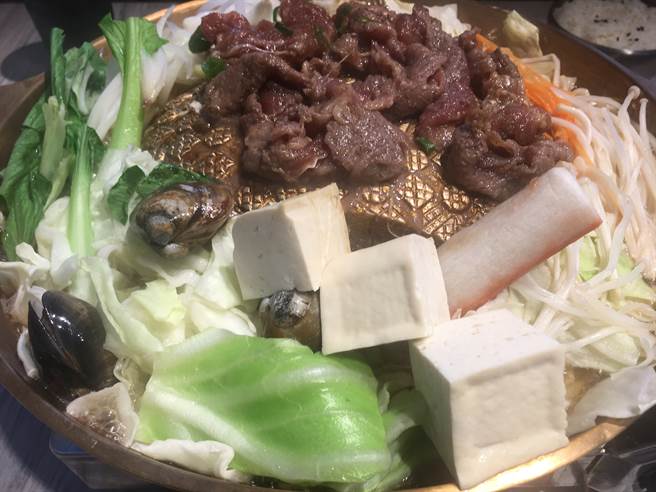 烧烤附火锅超累赘？饕客曝关键作用(示意图／达志影像)