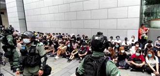 港示威者發起「大三罷」 警方拘捕180人