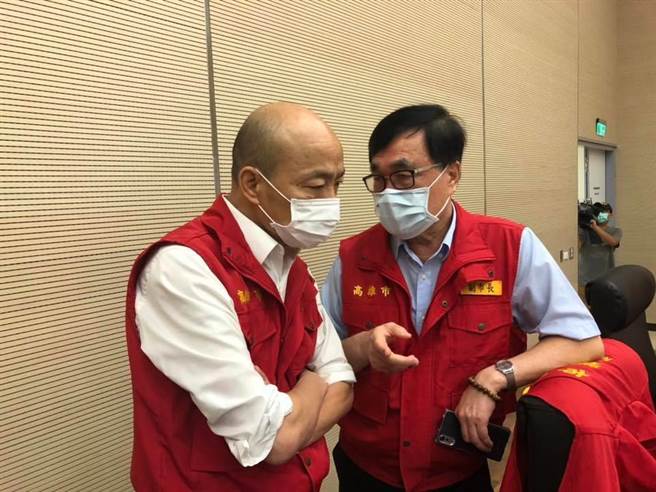 高雄市长韩国瑜出席豪雨应变中心会议。（图／摘自韩国瑜脸书）