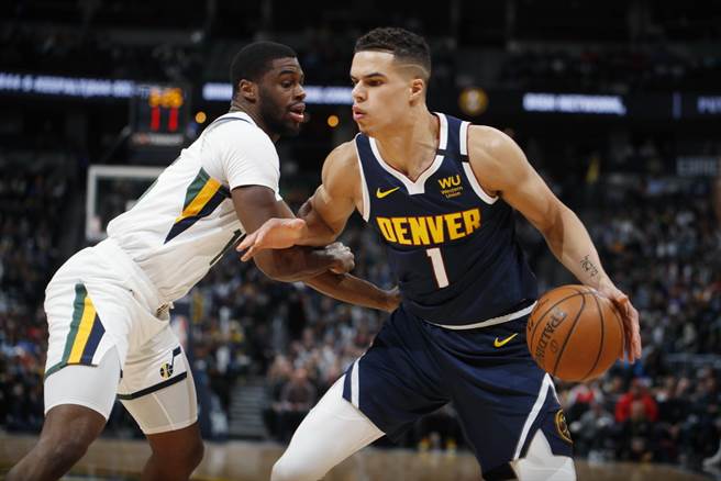 金块菜鸟前锋麦克波特(右)将为自己的言论付出不小代价了。(美联社)