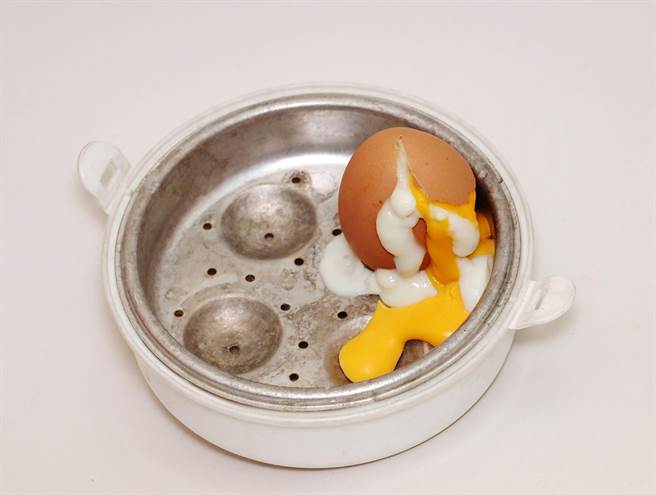 她蒸水煮蛋 一开锅竟惊见「小鸭」(示意图／达志影像)