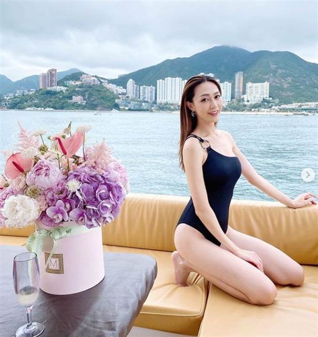 香港女星黃嘉雯因奪得2019年的香港小姐冠軍而爆紅。（圖／IG@carmaneysantiago）