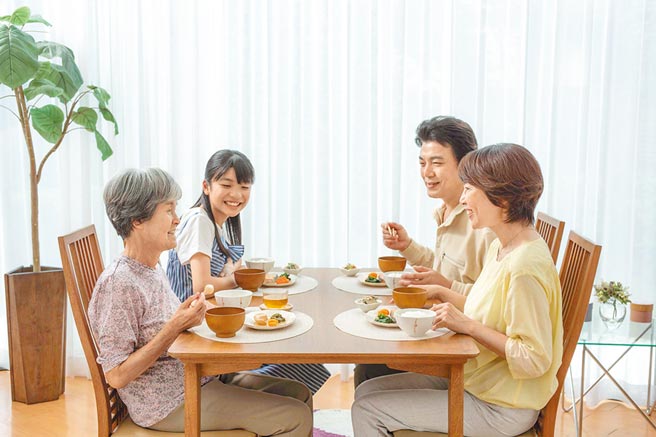 日本ever Smile介護食品智宇生醫讓長輩找回用餐的熱情 醫藥健康 旺報