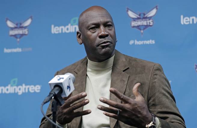 NBA黄蜂老板乔丹宣布捐款1亿美元给美国黑人团体。（美联社资料照）