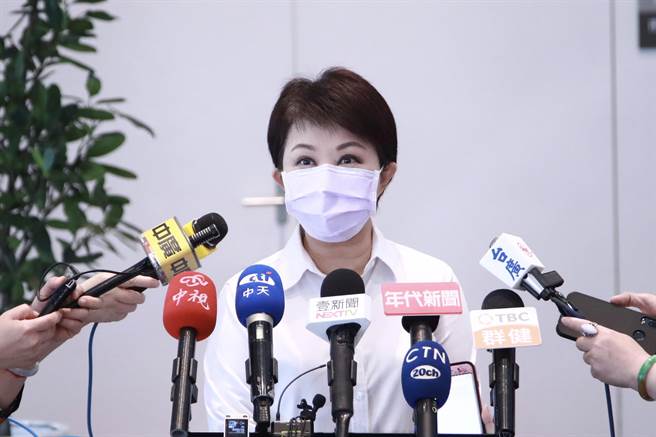 罷韓成功，台中市長盧秀燕6日表示，尊重民意的結果，不分藍綠都要傾聽民眾的聲音。（盧金足攝）