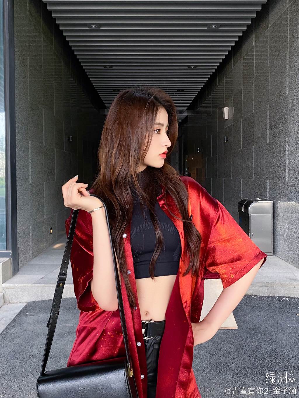 《青春有你》21歲小腰精金子涵曾獲美國華裔小姐季軍 - 名人 - 時尚