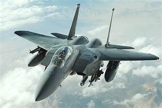 相容B61-12新型核炸彈 美軍F-15E成核武轟炸機