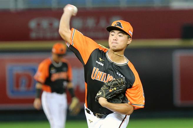 统一狮先发投手施子谦成中职史上单季挨最多轰的投手。（资料照／陈麒全摄）