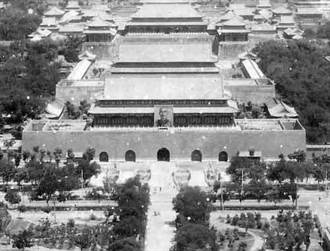 除了蔣介石毛澤東　天安門城樓還掛過誰的照片？